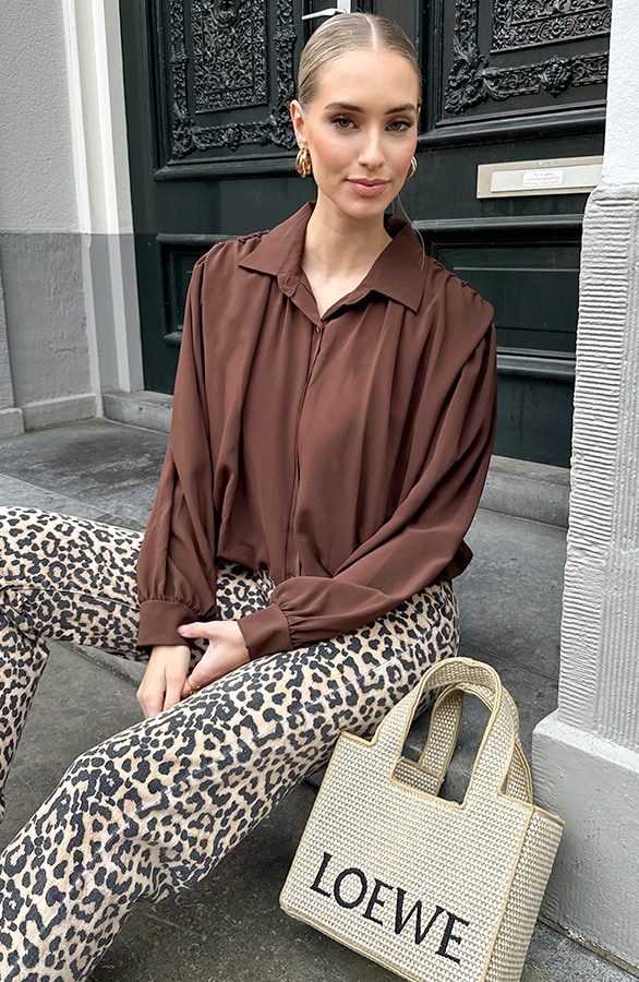 Gedrapeerde Cropped Blouse Choco – blouses, foto 6