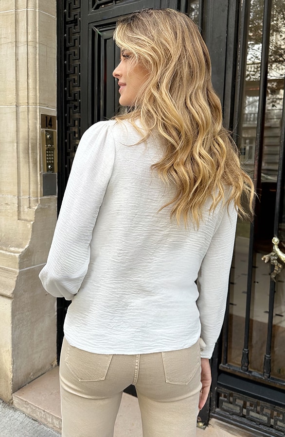 Romantic V-Hals Blouse Ecru – blouses, foto 3