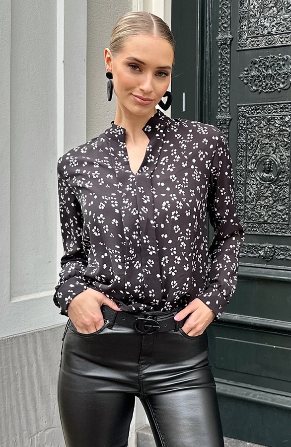 V-hals Bloemen Blouse Zwart Wit – blouses, foto 10