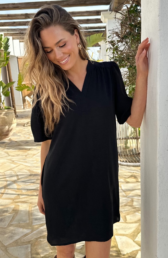 Lilly Pocket Tunika Schwarz, Kleider