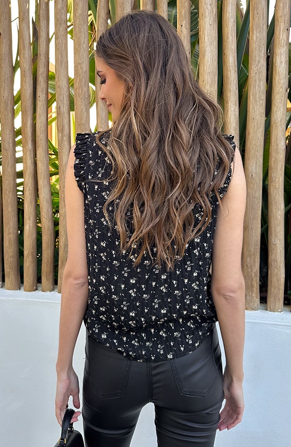 Ruffle V-hals Luxury Top Mille Fleur Zwart – tops, foto 3