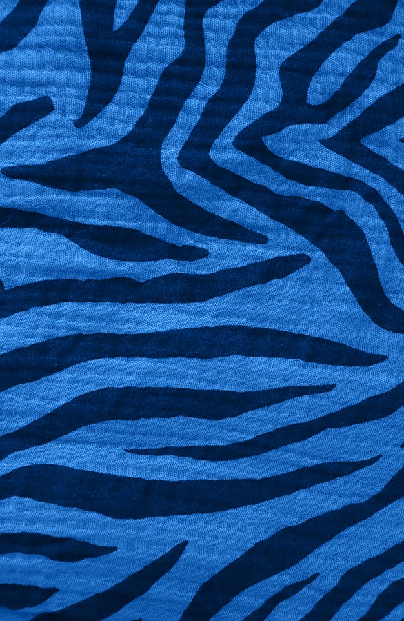 Mousseline Zebra Print Ruffle Top Kobalt – tops, foto 4