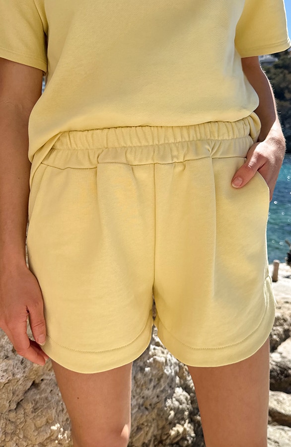 Comfort Sweat Short Butter Yellow – shorts