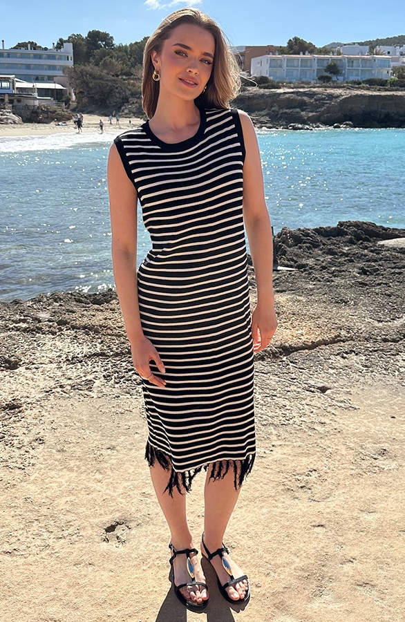 Gestreiftes Midi Kleid mit Fransen Schwarz, Kleider, Foto 4