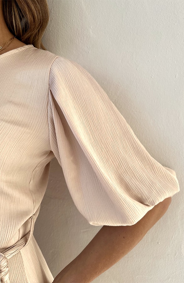 Satin Pofmouwen Jurk Beige – jurken, foto 5