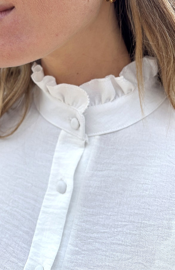 Ruffle High Neck Blouse Ecru – blouses, foto 4