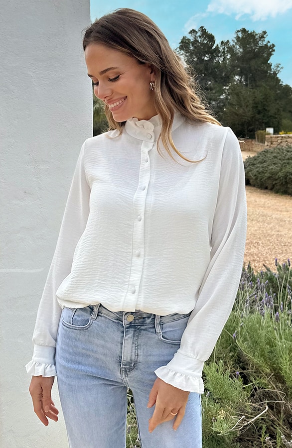 Ruffle High Neck Blouse Ecru – blouses, foto 5