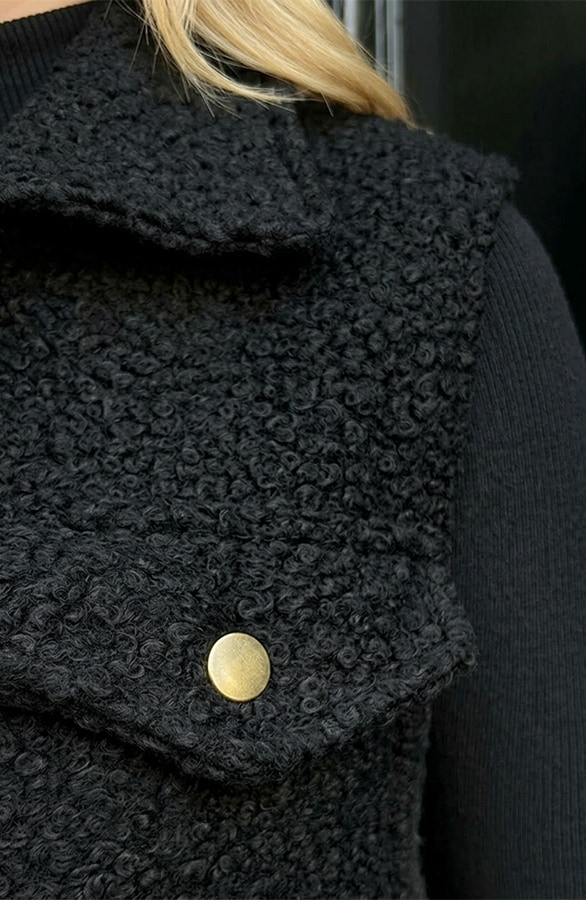Boucle Gilet Met Knopen Zwart – vesten, foto 6
