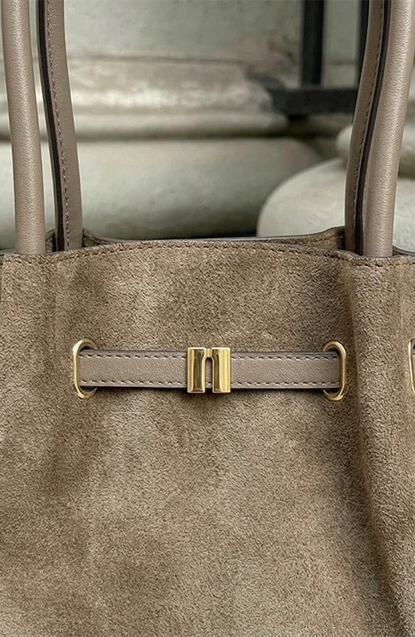 Suedine Handtas Met Gespdetail Dark Beige – alle accessoires, foto 2