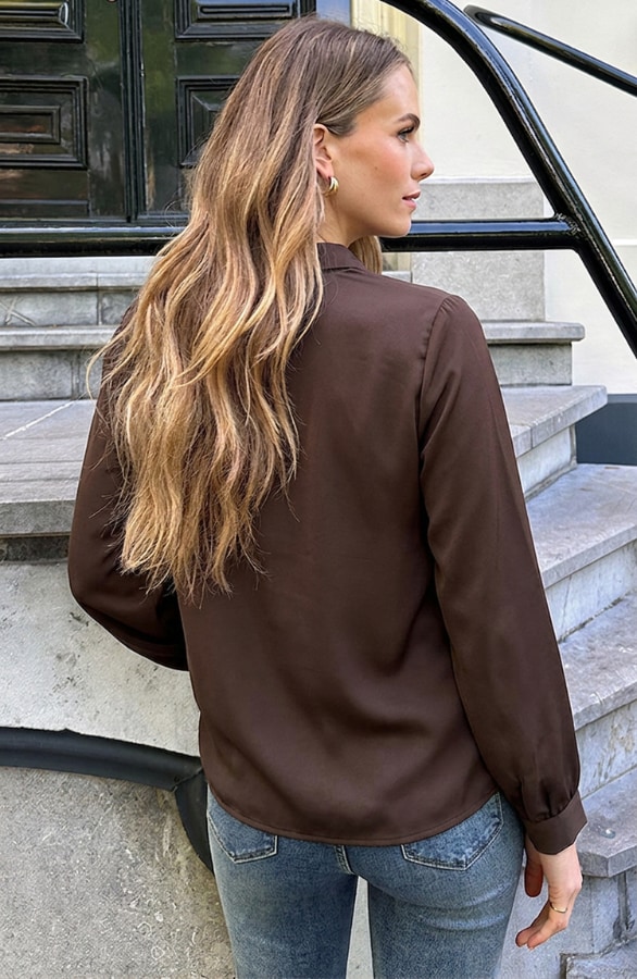V-hals Blouse Rome Choco – blouses, foto 4